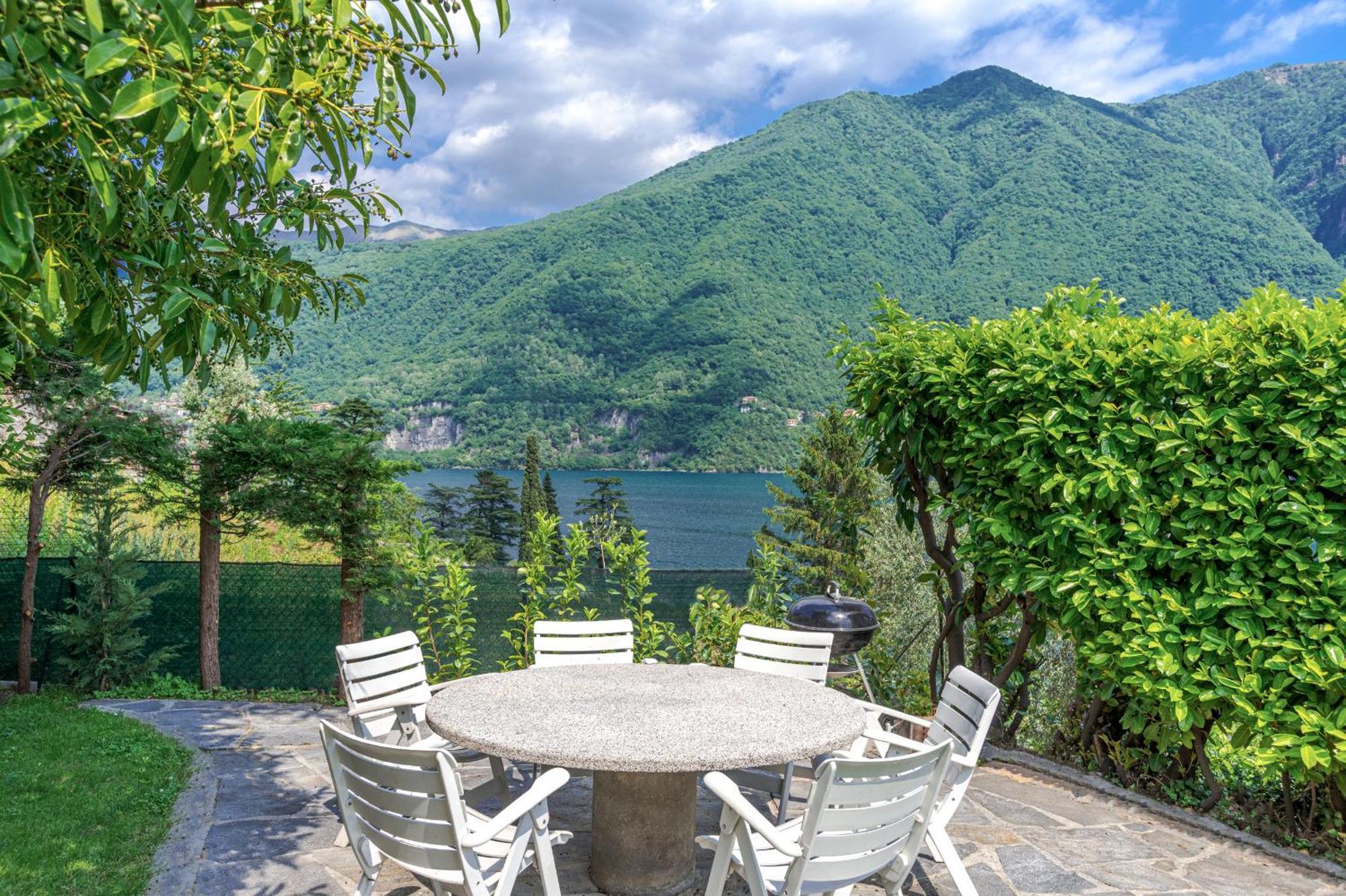 Casa Bambu - Splendida Vista Lago E Posto Auto ラーリオ エクステリア 写真